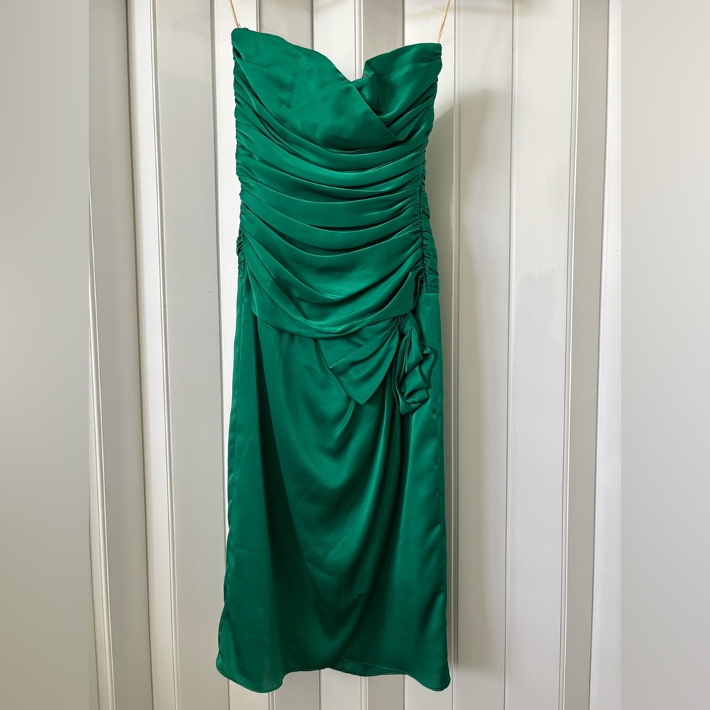 Green Ruched Sweetheart Strapless Gown for Weddings